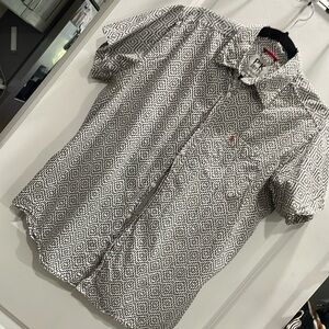 Short sleeve casual button down